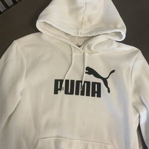 PUMA White Hoodie Sweater - NEW condition